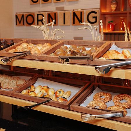 Holiday Inn Tashkent City By Ihg Esterno foto