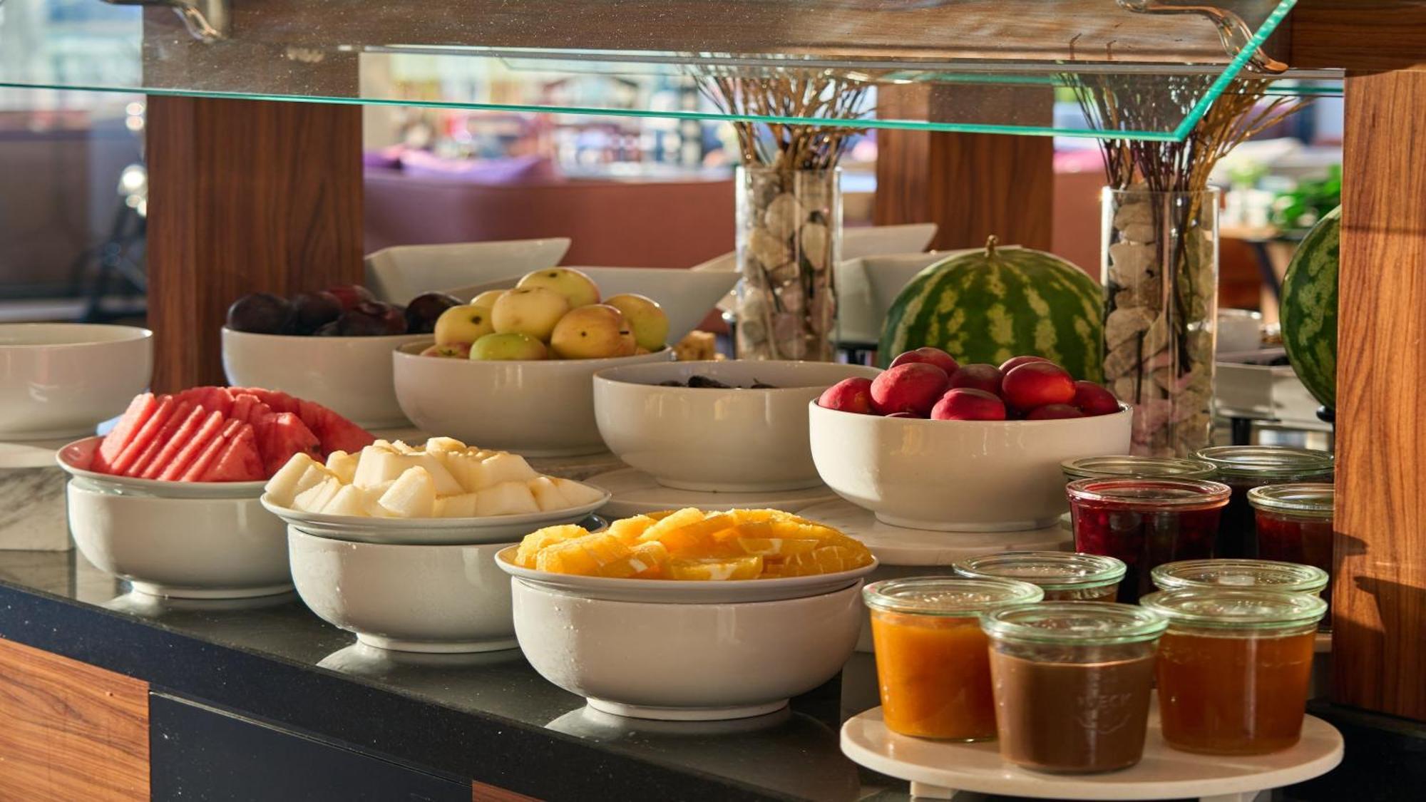 Holiday Inn Tashkent City By Ihg Esterno foto