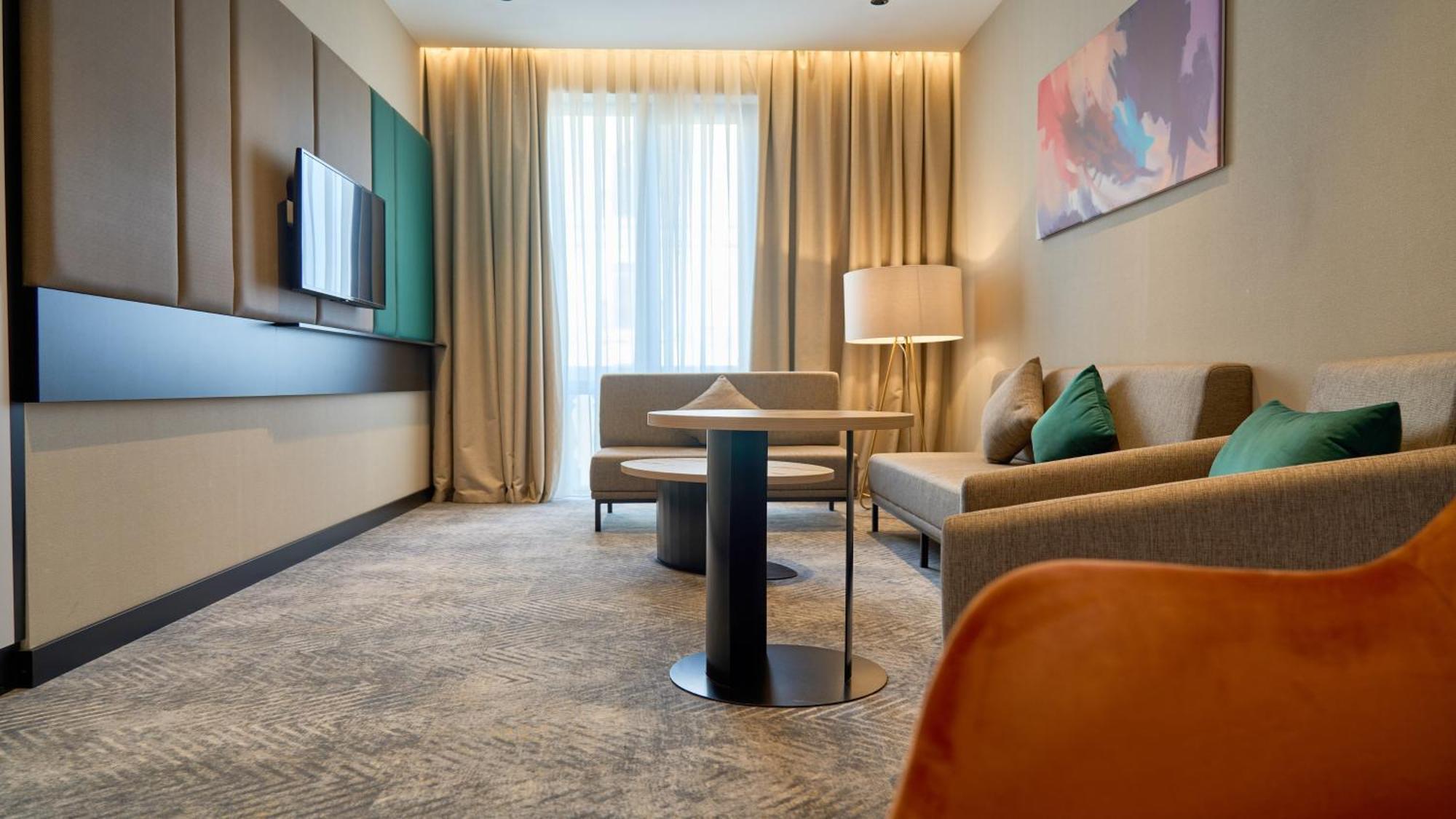 Holiday Inn Tashkent City By Ihg Esterno foto